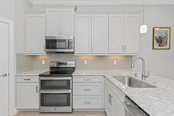 Interior, Kitchen, Pendant Lights, Stainless Steel Appliances