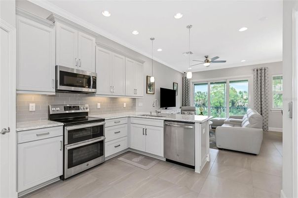Interior, Kitchen, Living room, Pendant Lights, Recessed Lighting, Stainless Steel Appliances
