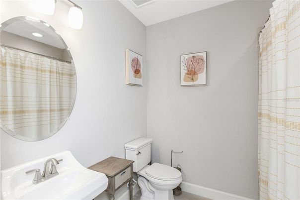 Bathroom, Interior, Recessed Lighting