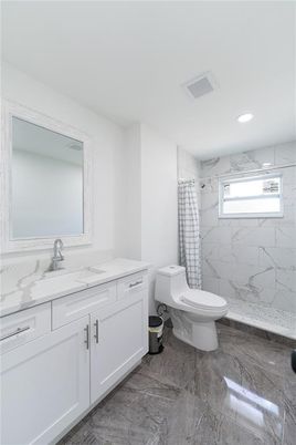 Bathroom, Interior, Marble, Marble Walls, Recessed Lighting