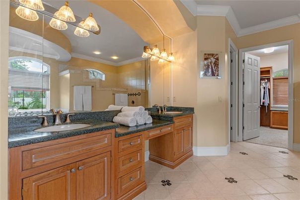 Bathroom, Dual Sink Vanities, Interior, Recessed Lighting