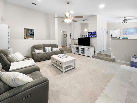 Interior, Living room, Pendant Lights, Recessed Lighting