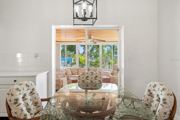 Dining room, Interior, Pendant Lights