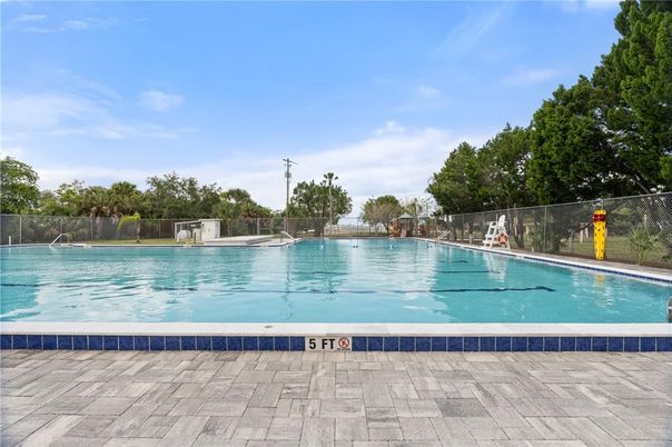 Exterior, Pool