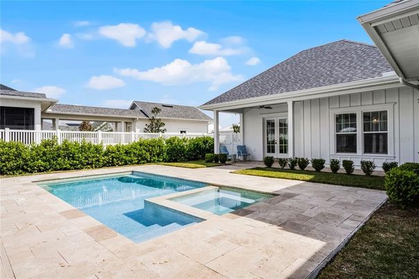 Exterior, Pool