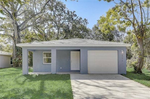 Attached, Exterior, Facade, Ranch