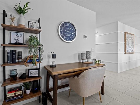 Home Office, Interior