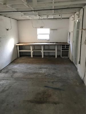 Garage, Interior