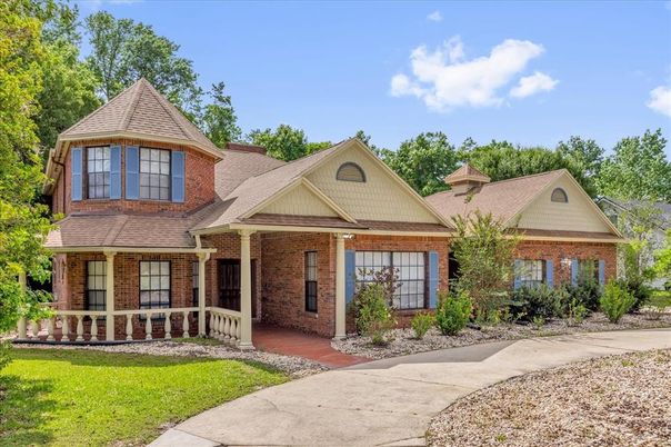 Exterior, Facade, Brick Facade, Brick Traditional