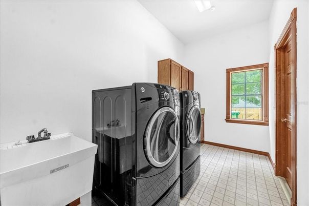 Interior, Washer