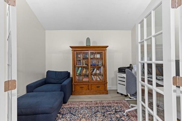Home Office, Interior