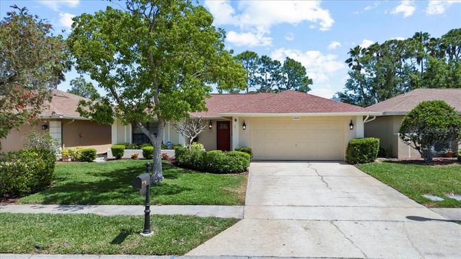 Attached, Exterior, Facade, Ranch