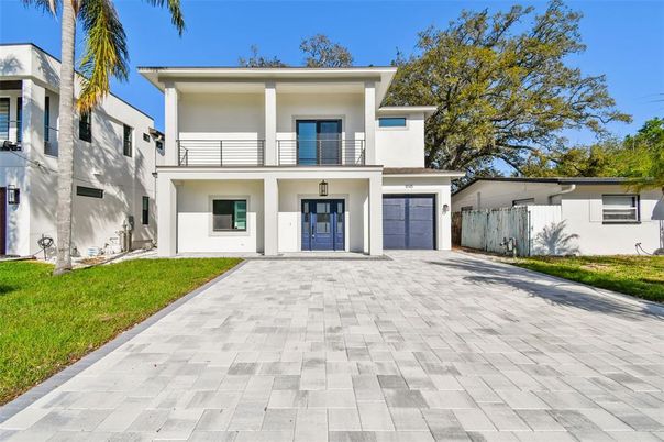 Attached, Exterior, Facade, Modern