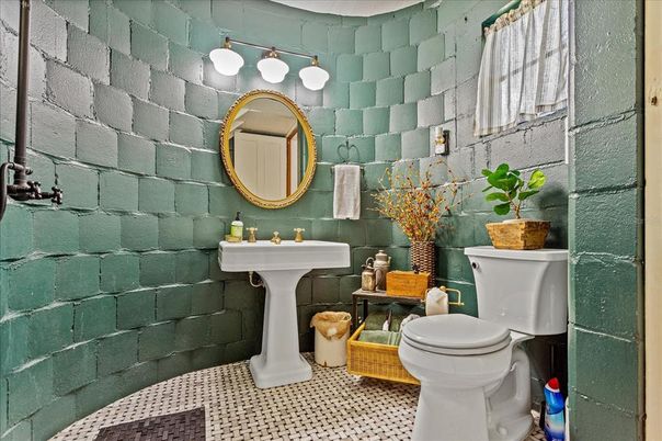 Bathroom, Interior