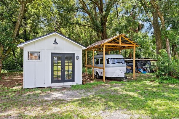 Backyard, Exterior