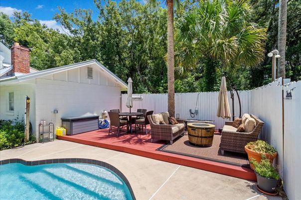 Exterior, Pool