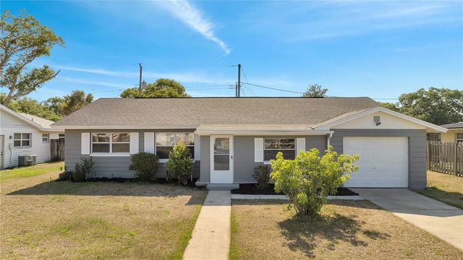 Attached, Exterior, Facade, Ranch