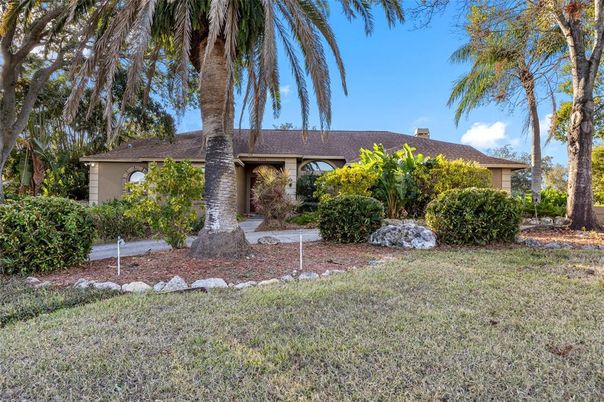 Backyard, Exterior, Facade, Ranch
