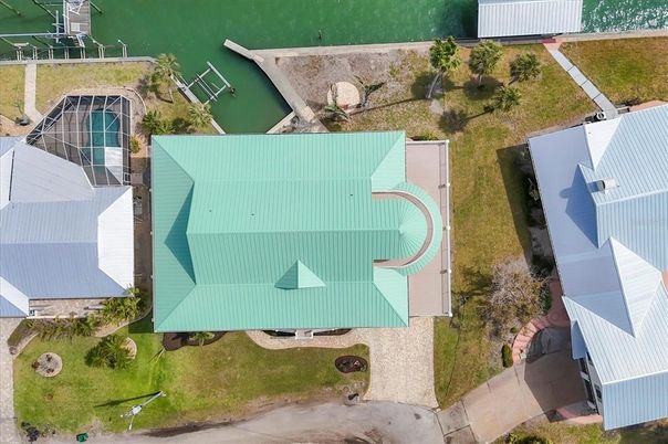 Exterior, Drone
