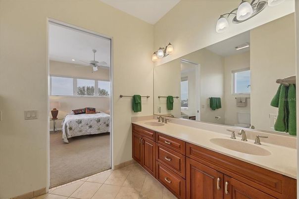 Bathroom, Bedroom, Dual Sink Vanities, Interior