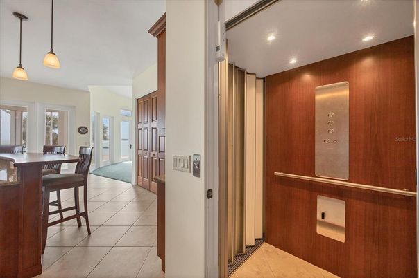 Dining room, Elevator, Interior, Pendant Lights, Recessed Lighting