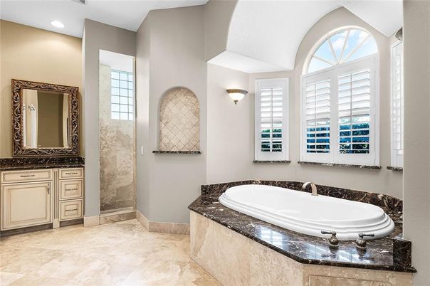 Bathroom, Interior, Recessed Lighting