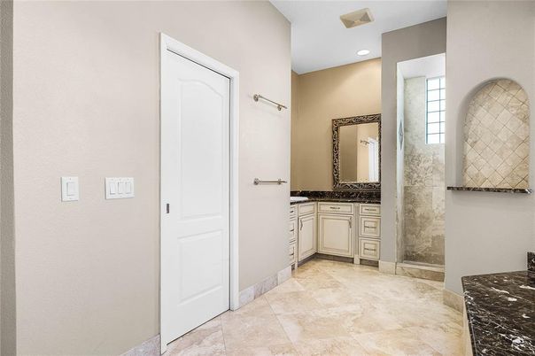 Bathroom, Interior, Recessed Lighting
