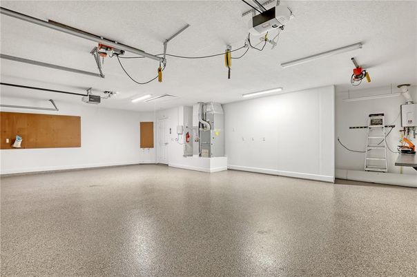 Garage, Interior