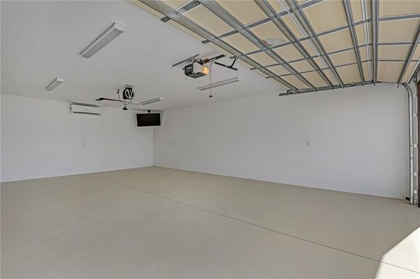Garage, Interior