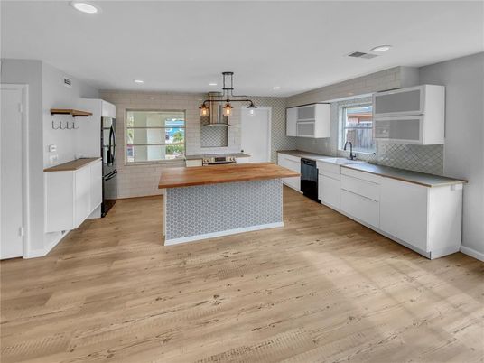 Interior, Kitchen, Pendant Lights, Recessed Lighting, Wood Texture Flooring
