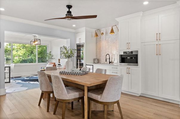 Dining room, Interior, Kitchen, Pendant Lights, Recessed Lighting, Wood Texture Flooring