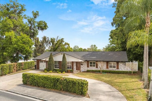 Attached, Backyard, Exterior, Facade, Brick Facade, Ranch