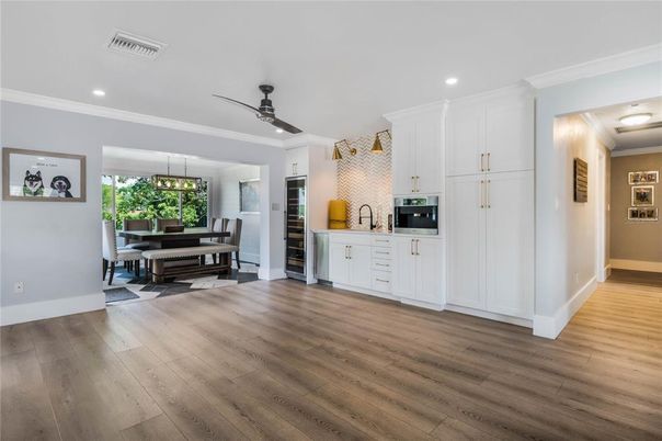 Dining room, Interior, Kitchen, Pendant Lights, Recessed Lighting, Wood Texture Flooring