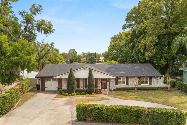 Attached, Exterior, Facade, Brick Facade, Ranch