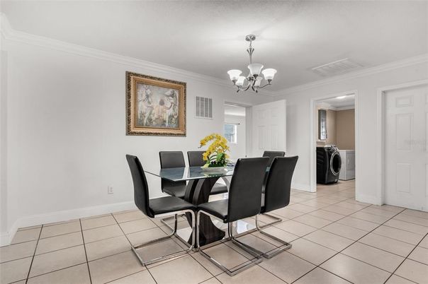 Chandelier, Dining room, Interior, Washer