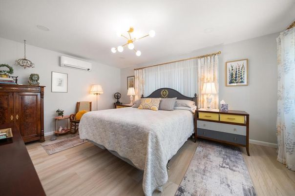 Bedroom, Interior, Pendant Lights, Wood Texture Flooring
