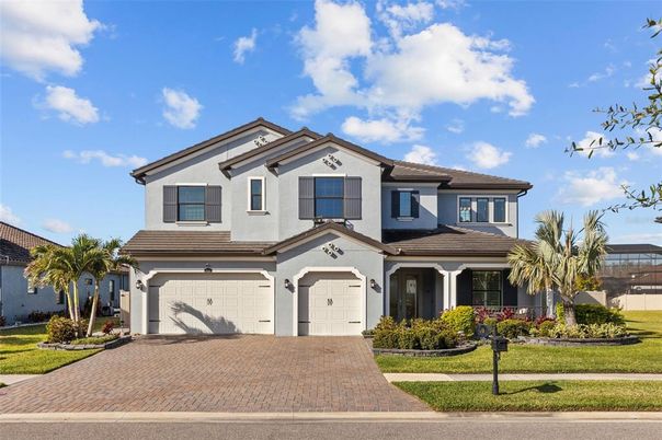Attached, Exterior, Facade, Mediterranean