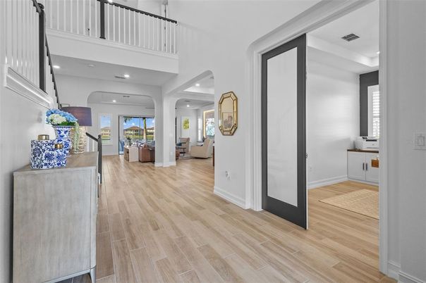 Interior, Recessed Lighting, Wood Texture Flooring