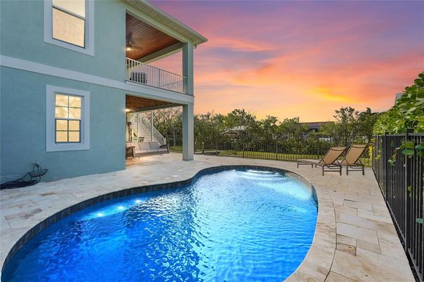Exterior, Pool