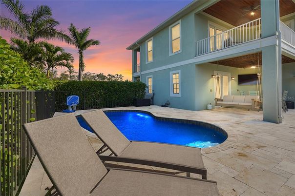 Exterior, Pool