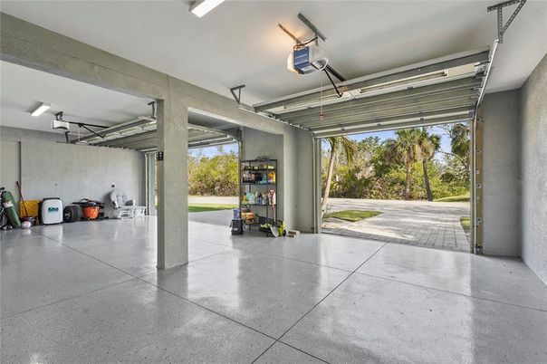 Garage, Interior