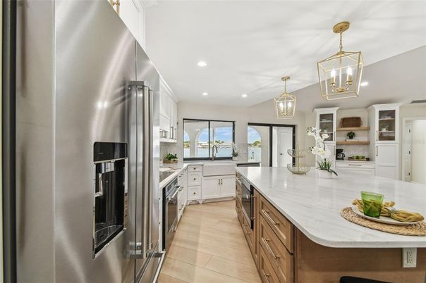 Interior, Kitchen, Pendant Lights, Recessed Lighting, Stainless Steel Appliances