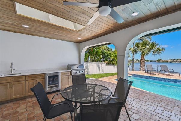 Exterior, Pool, Water