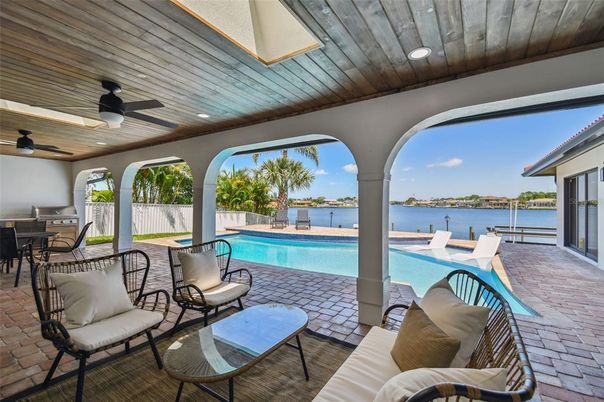 Exterior, Pool, Water