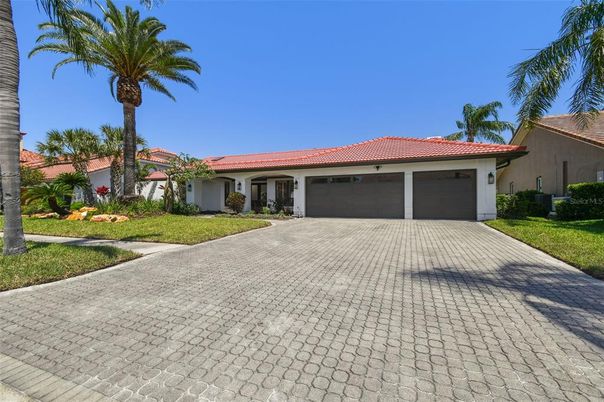 Attached, Exterior, Facade, Mediterranean