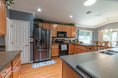 Chandelier, Dining room, Interior, Kitchen, Recessed Lighting, Wood Texture Flooring