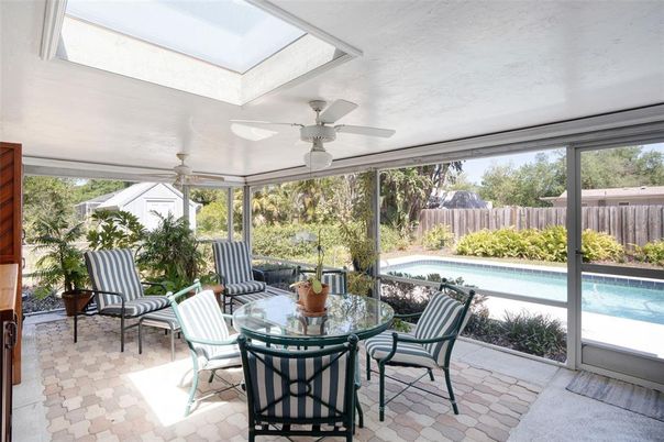 Interior, Pool, Sun Room