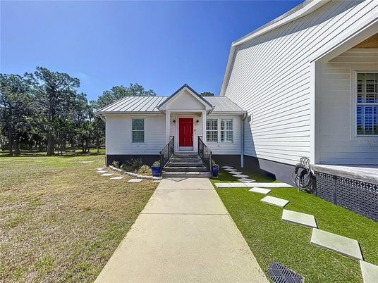 Exterior, Facade, None