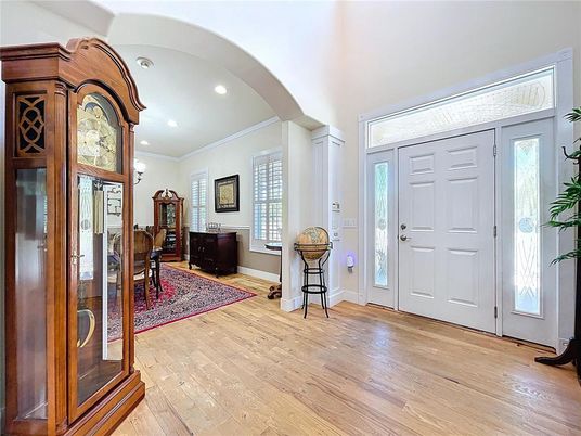 Interior, Recessed Lighting, Wood Texture Flooring