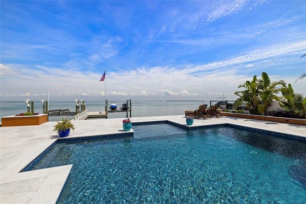 Exterior, Lake, Pool, Water